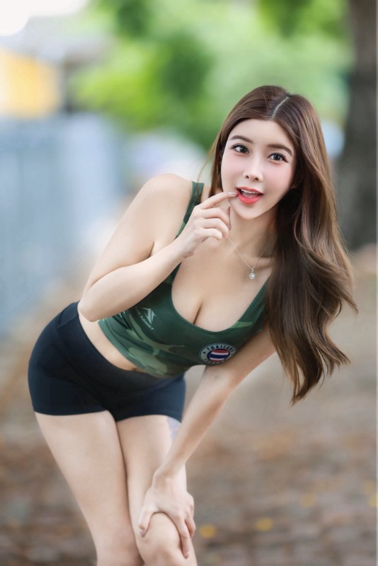 Ployly 8