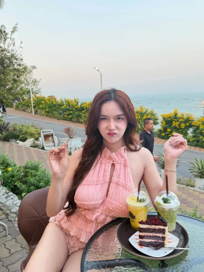 มีมี่' จัง สาวสวย